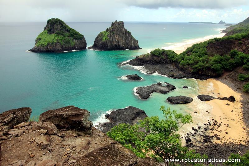 Islets Two Brothers and Bay of Pigs - Fernando de Noronha