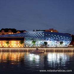 Budapest Whale (bálna)-cet Building