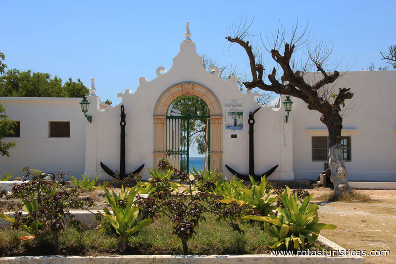 Puerta de la Capitanía (Isla de Mozambique)
