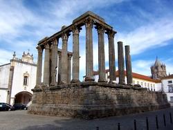 Templo Romano de Evora