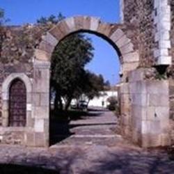 Arco Romano/  Portas de Évora (Beja)